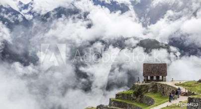 Bild på MACHU PICCHU PERU - MAY 13 2015 Machu Picchu in the clouds